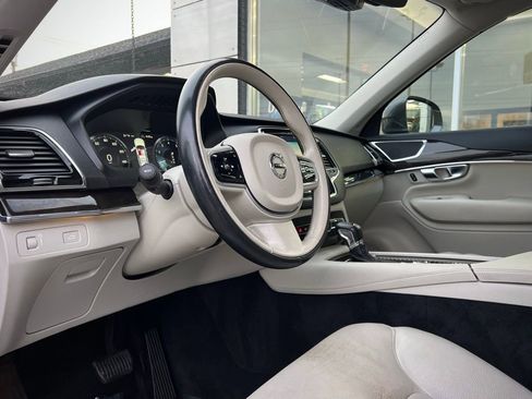 Used 2018 Volvo XC90 T5 Momentum w/ Convenience Package image 34