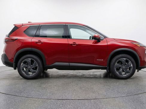 Used 2025 Nissan Rogue SV image 11