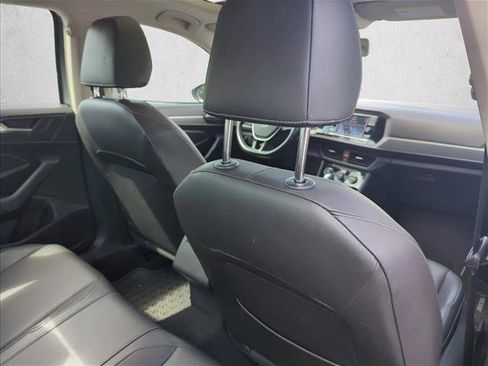 Used 2019 Volkswagen Jetta SE FWD image 30