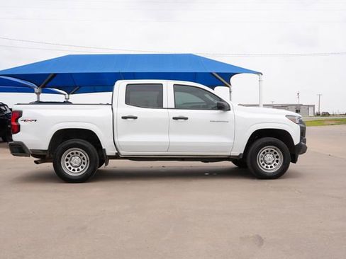Used 2023 Chevrolet Colorado W/T AWD/4WD image 2