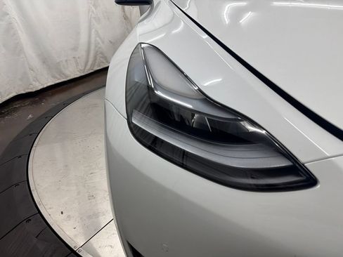 Used 2022 Tesla Model Y Long Range AWD/4WD image 9