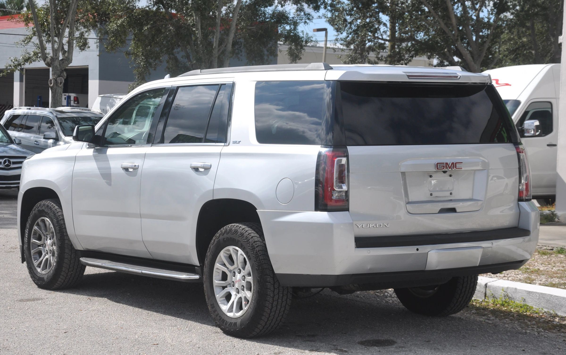 Used 2017 GMC Yukon SLT RWD image 29
