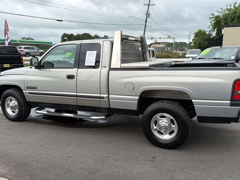 Used 2000 Dodge Ram 2500 Truck 2WD Quad Cab image 3