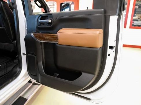 Used 2020 Chevrolet Silverado 3500 High Country image 48