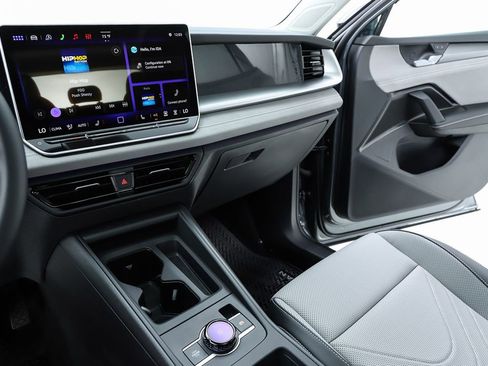 New 2026 Volkswagen Tiguan SE image 62