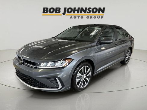 New 2026 Volkswagen Jetta SE image 4