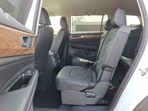New 2026 Volkswagen Atlas SE image 5