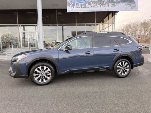 Used 2023 Subaru Outback Limited image 1