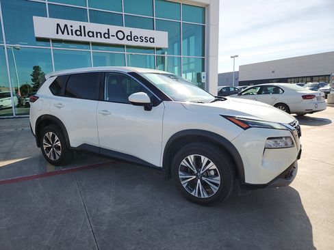 Used 2023 Nissan Rogue SV image 8