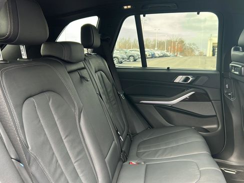 Used 2019 BMW X5 xDrive40i w/ M Sport Package image 21