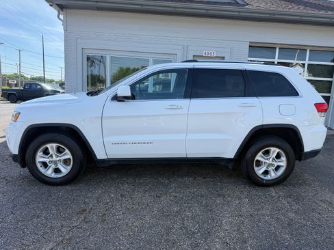 Used 2014 Jeep Grand Cherokee Laredo w/ Security & Convenience Group AWD/4WD image 2