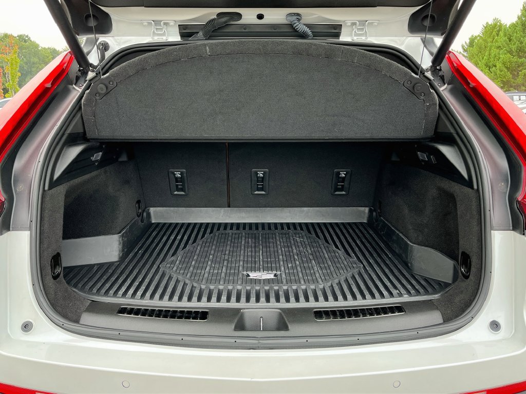 Certified 2023 Cadillac XT4 Premium Luxury FWD image 32