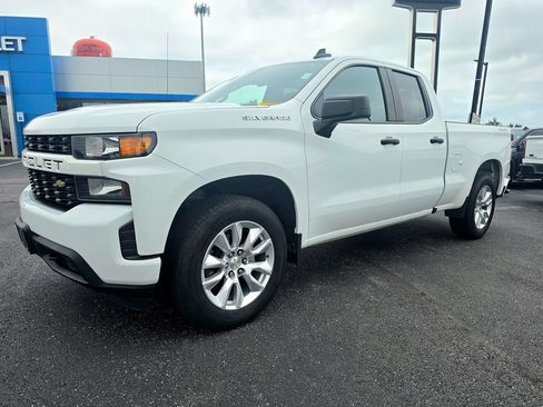 Used 2022 Chevrolet Silverado 1500 Custom AWD/4WD image 2