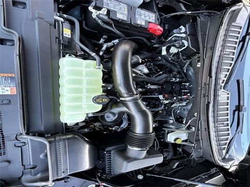 New 2025 Ford Expedition Active image 9