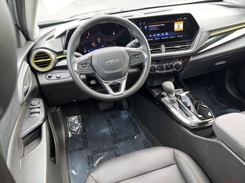 Used 2024 Chevrolet Trax ACTIV w/ Sunroof Package FWD image 18