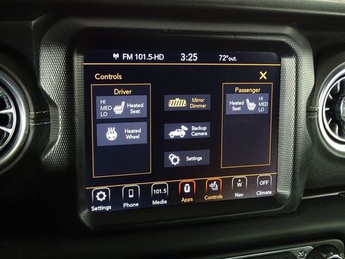 Used 2018 Jeep Wrangler Unlimited Sahara image 35