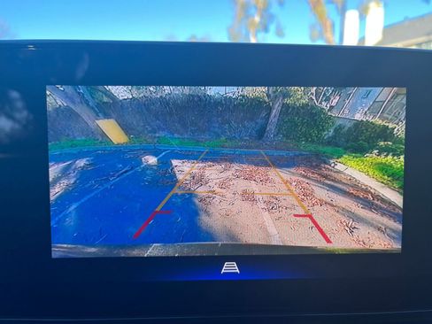 Used 2025 Chevrolet Trax LT w/ LT Convenience Package image 17