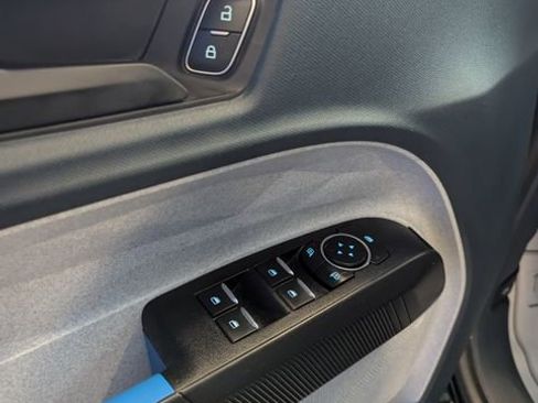 Used 2025 Ford Maverick XLT image 16