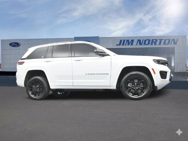 Used 2023 Jeep Grand Cherokee Overland w/ Luxury Tech Group IV AWD/4WD image 55