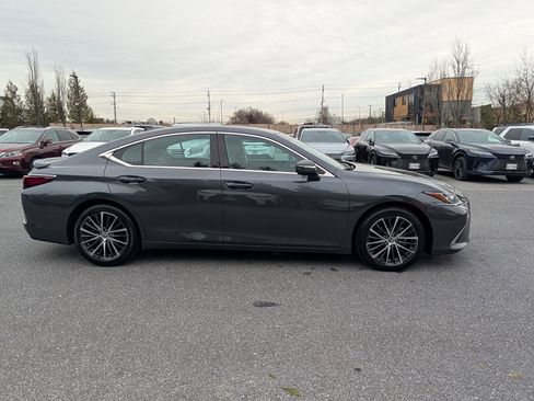 Certified 2025 Lexus ES 350 w/ Premium Package image 2