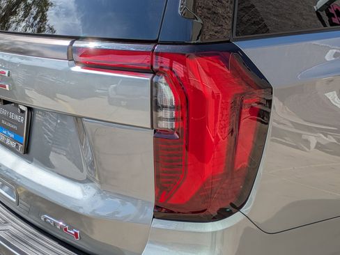 Certified 2025 GMC Yukon AT4 Ultimate AWD/4WD image 12