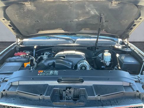 Used 2012 Chevrolet Avalanche LS image 21