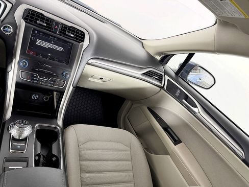 Used 2019 Ford Fusion SE FWD image 55