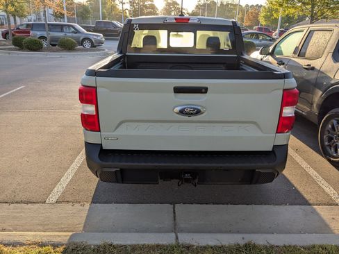 Used 2022 Ford Maverick Lariat w/ Lariat Luxury Package image 4