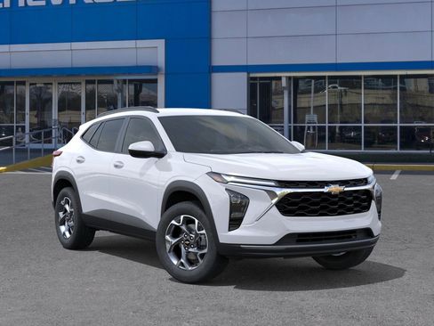 New 2026 Chevrolet Trax LT w/ Driver Confidence Package image 7