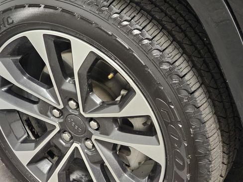 Used 2021 Jeep Grand Cherokee L Overland image 11