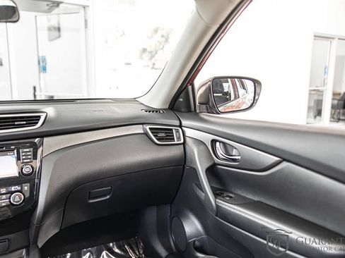 Used 2016 Nissan Rogue SV w/ SV Premium Package AWD/4WD image 38