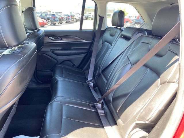 Used 2023 Jeep Grand Cherokee Limited AWD/4WD image 19