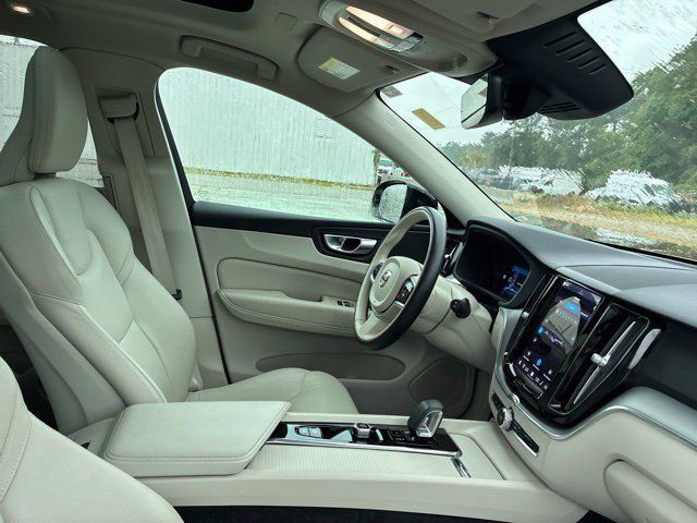 Used 2024 Volvo XC60 B5 Core w/ Climate Package AWD/4WD image 20