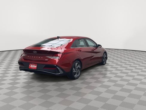 Used 2024 Hyundai Elantra Limited image 35
