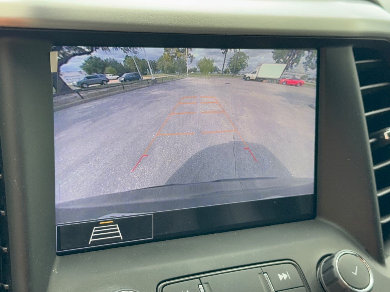 Used 2020 GMC Acadia SLT FWD image 24