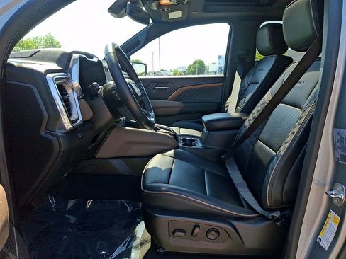Used 2024 GMC Canyon Denali AWD/4WD image 13