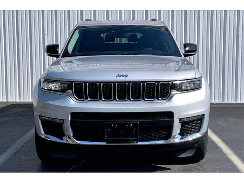 Used 2023 Jeep Grand Cherokee L Limited AWD/4WD image 3