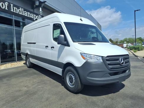 Used 2026 Mercedes-Benz Sprinter 2500 image 8