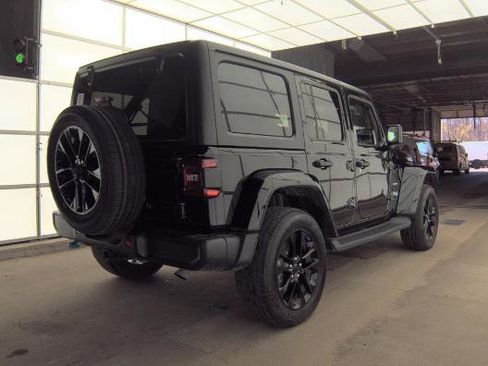 Used 2023 Jeep Wrangler Unlimited Sahara w/ Cold Weather Group AWD/4WD image 3