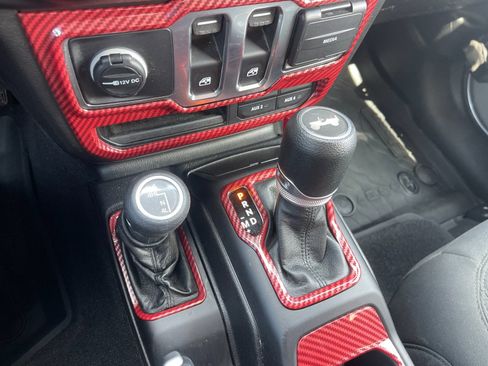 Used 2021 Jeep Wrangler Sport AWD/4WD image 23
