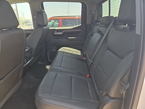Used 2022 GMC Sierra 1500 SLT w/ SLT Convenience Package AWD/4WD image 12