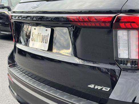 Used 2025 Ford Explorer ST-Line image 11