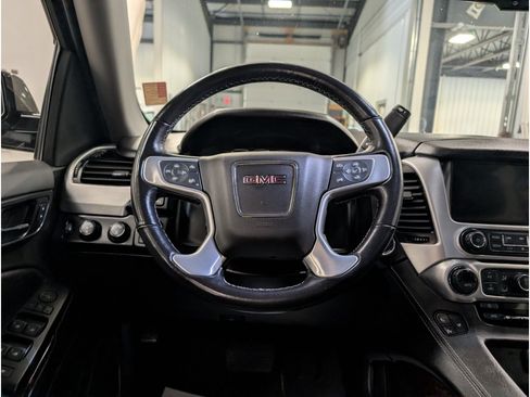 Used 2019 GMC Yukon SLT w/ HD Trailering Package AWD/4WD image 11