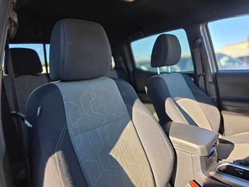 Used 2023 Toyota Tacoma TRD Off-Road image 11