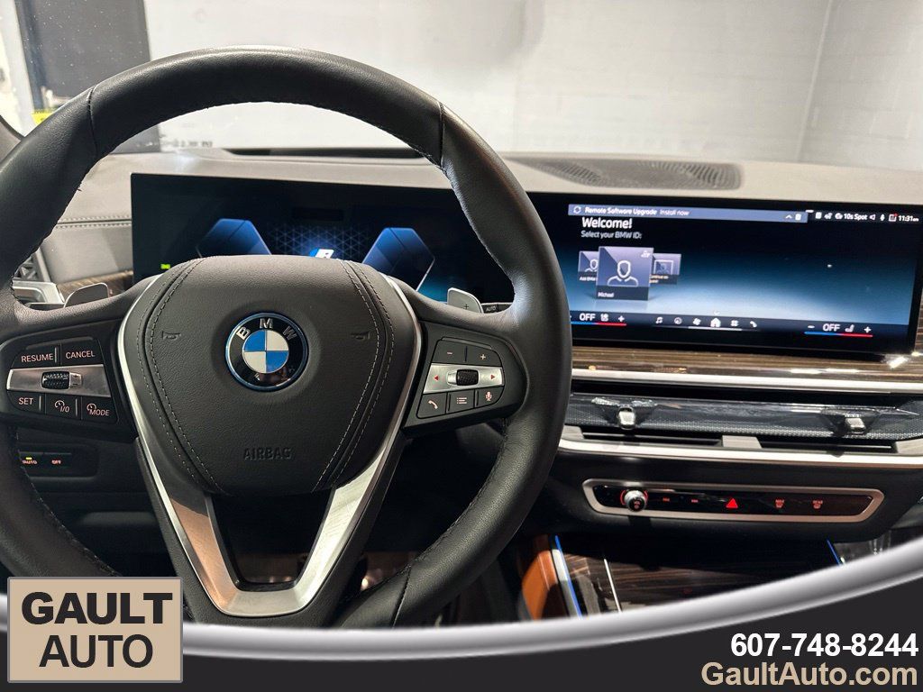 Used 2026 BMW X5 xDrive50e AWD/4WD image 8