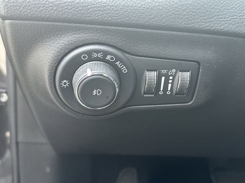 Used 2021 Jeep Compass Latitude w/ Convenience Group image 19