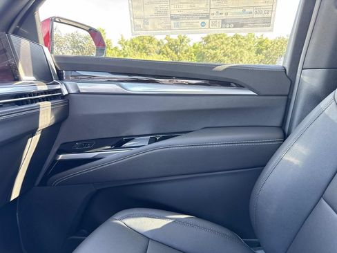 New 2026 Cadillac Escalade ESV 2WD w/ LPO, Floor Liner Package image 23