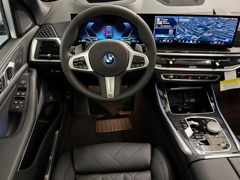Used 2026 BMW X5 xDrive50e w/ M Sport Package image 26