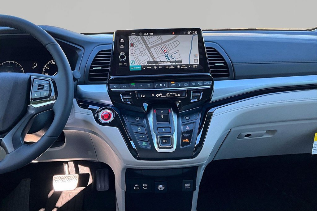 New 2027 Honda Odyssey Touring image 9