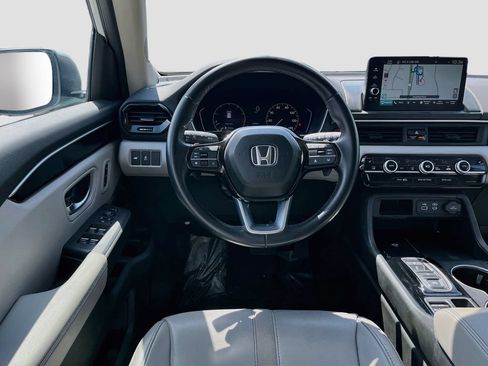 Used 2024 Honda Pilot Touring image 23